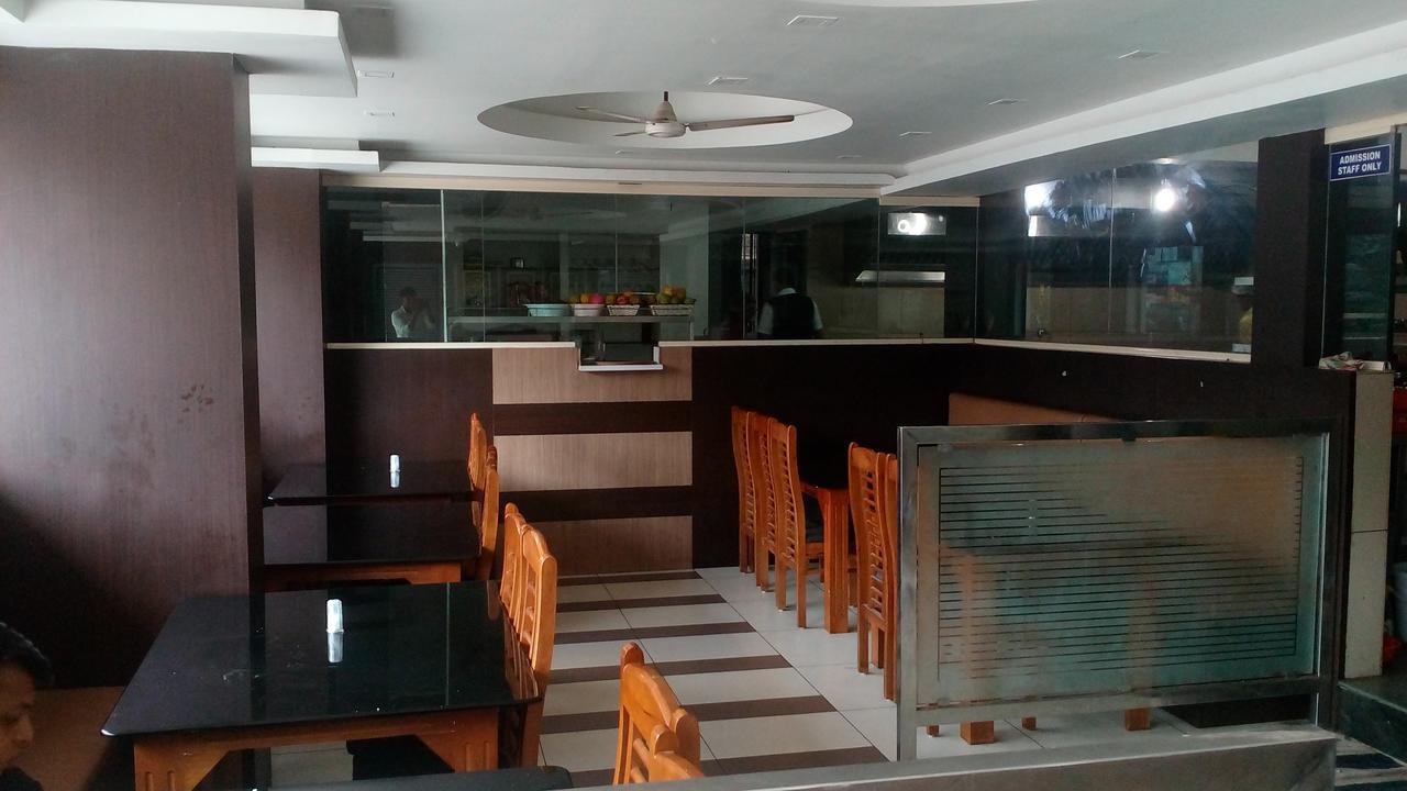 Aarya Bhavan Residency Hotel Malappuram Buitenkant foto